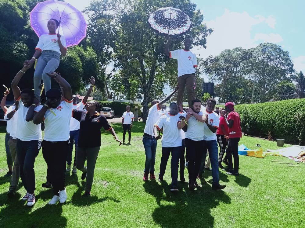 10 Unique Team Building Activities